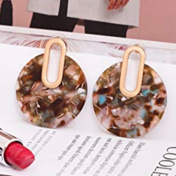 ✦ NEW Acrylic Earrings✦ - Picture 4 of 7